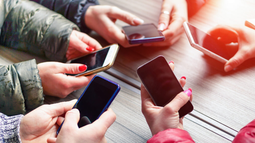 Riavvia il Tuo Smartphone Ogni Giorno: Può Salvarti dagli Hacker
